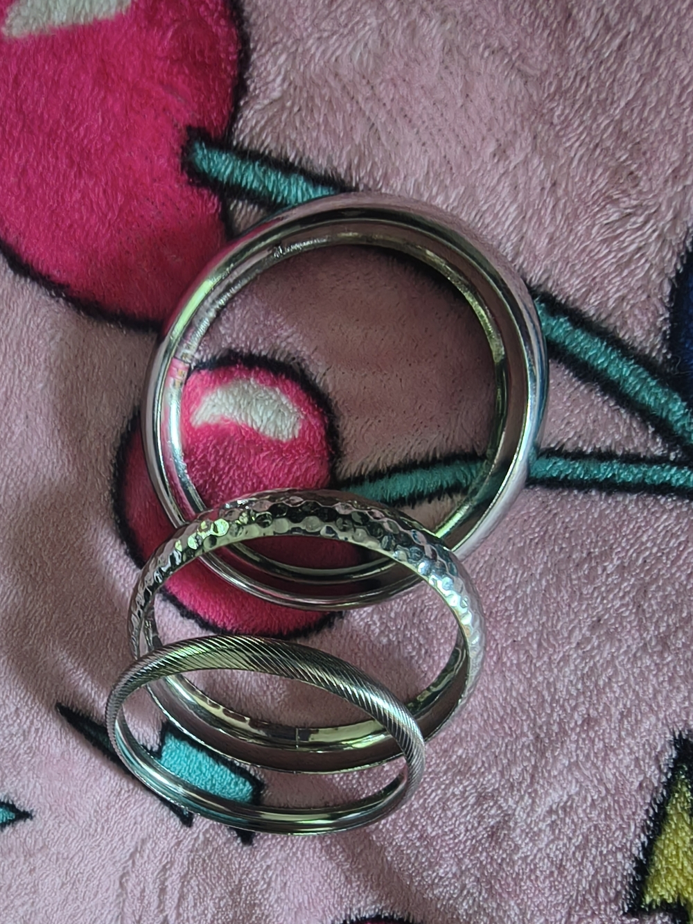 Silver Metallic Phone Accessory Set - Polished & Textured Styles - Picture 2 of 5